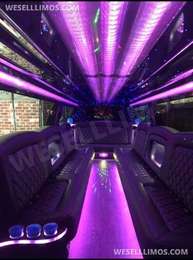 2018 Tiffany Coachworks GMC YUKON XL SUV Stretch Limo. One  Of A Kind... Low Miles 27mi - Limousine for Sale in Kenner, LA - Photo 9