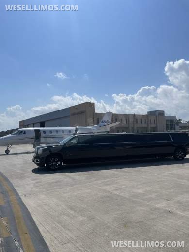 2018 Tiffany Coachworks GMC YUKON XL SUV Stretch Limo. One  Of A Kind... Low Miles 27mi - Limousine for Sale in Kenner, LA - Photo 10