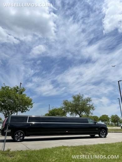 2018 Tiffany Coachworks GMC YUKON XL SUV Stretch Limo. One  Of A Kind... Low Miles 27mi - Limousine for Sale in Kenner, LA - Photo 20