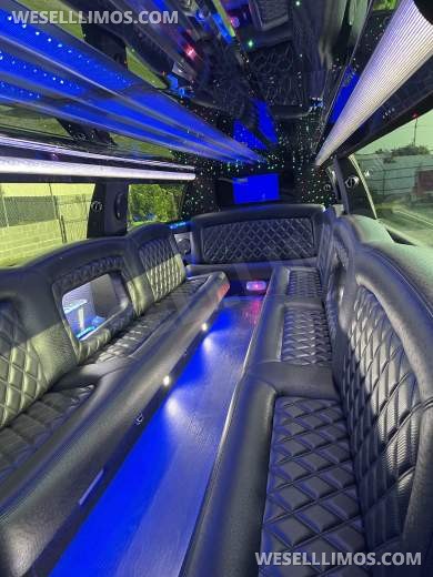 2018 Tiffany Coachworks GMC YUKON XL SUV Stretch Limo. One  Of A Kind... Low Miles 27mi - Limousine for Sale in Kenner, LA - Photo 27