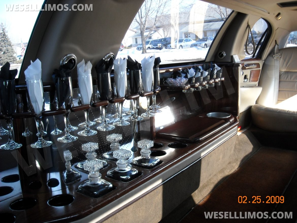 SUV Stretch for Sale in Minneapolis, MN - Main Photo