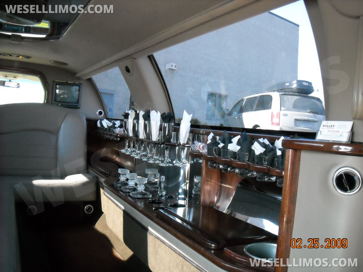 SUV Stretch for Sale in Minneapolis, MN - Photo 2