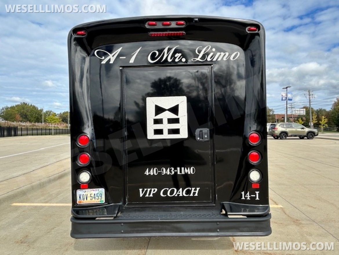 Shuttle Bus for Sale in Wickliffe, OH - Photo 5