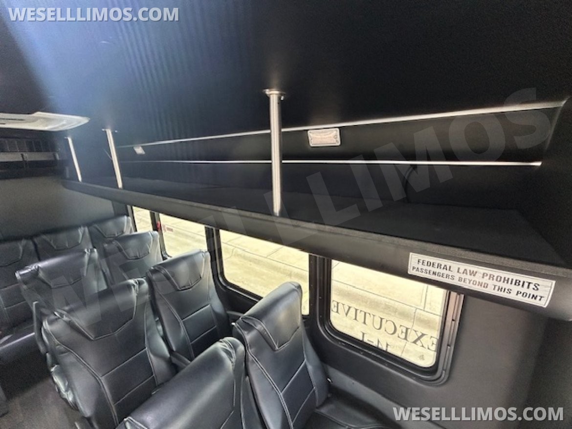 Shuttle Bus for Sale in Wickliffe, OH - Photo 10