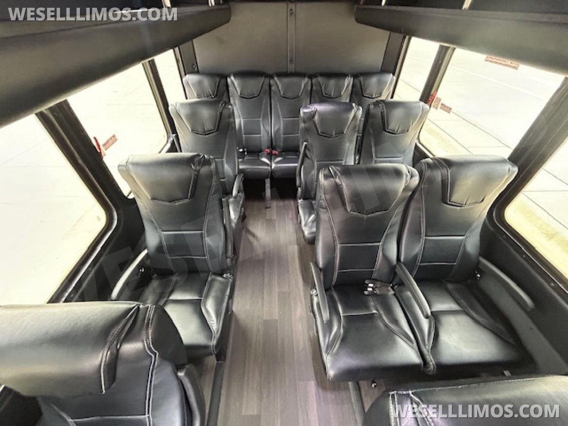 Shuttle Bus for Sale in Wickliffe, OH - Photo 12