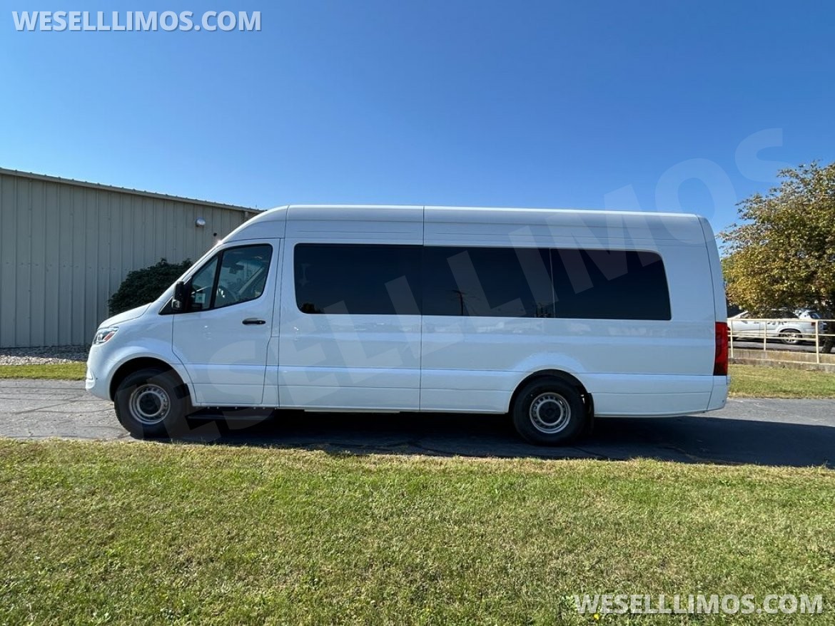 Sprinter for Sale in Elkhart, IN - Main Photo