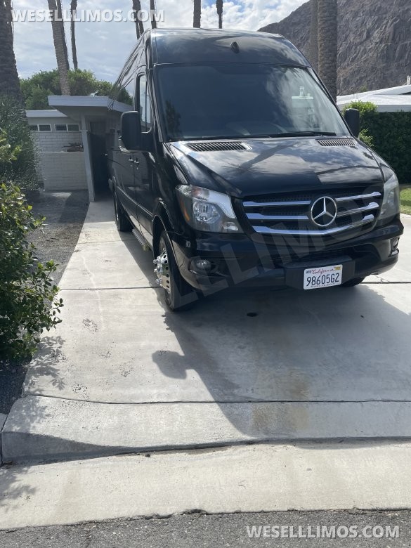 2017 Mercedes-Benz 3500 Sprinter for Sale in La Quinta, CA - Photo 3