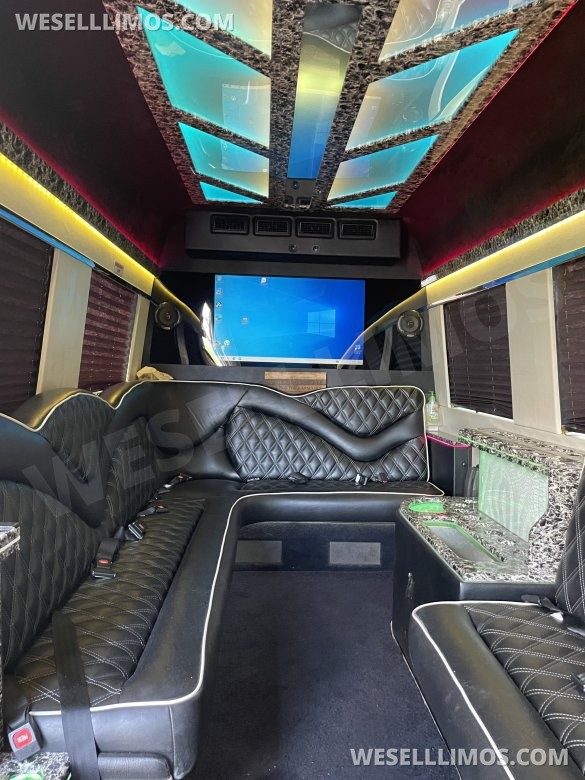 2017 Mercedes-Benz 3500 Sprinter for Sale in La Quinta, CA - Photo 2