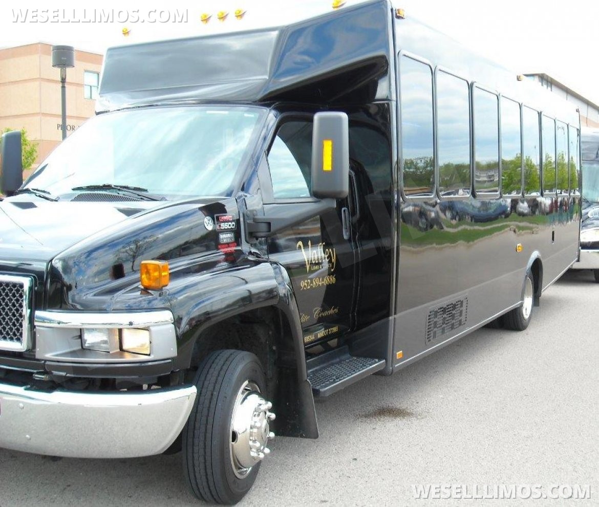 Limo Bus for Sale in Minneapolis, MN - Main Photo