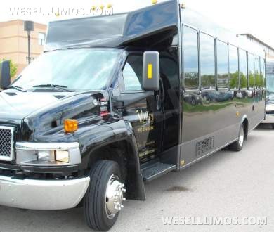 2007 GMC Sidekick 5500 Limo Bus for Sale in Minneapolis, MN
