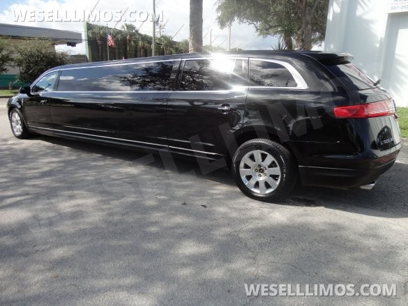 2015 Lincoln MKT 120" Limousine for Sale in Delray Beach, FL - Photo 2
