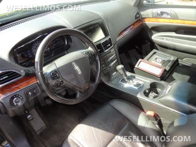 2015 Executive Coach Builders Lincoln MKT 120" Limousine - Limousine for Sale in Delray Beach, FL - Photo 15