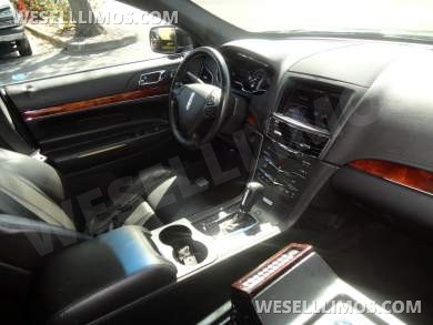 2015 Executive Coach Builders Lincoln MKT 120" Limousine - Limousine for Sale in Delray Beach, FL - Photo 16