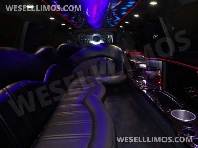 2015 Executive Coach Builders Lincoln MKT 120" Limousine - Limousine for Sale in Delray Beach, FL - Photo 12