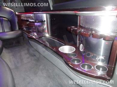 2015 Executive Coach Builders Lincoln MKT 120" Limousine - Limousine for Sale in Delray Beach, FL - Photo 13