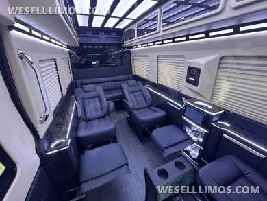 2024 Springfield Coach / Limo Land Ford TRANSIT 350 HR Executive Shuttle - Executive Shuttle for Sale in Crowley, LA - Photo 9