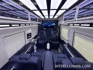 2024 Springfield Coach / Limo Land Ford TRANSIT 350 HR Executive Shuttle - Executive Shuttle for Sale in Crowley, LA - Photo 10