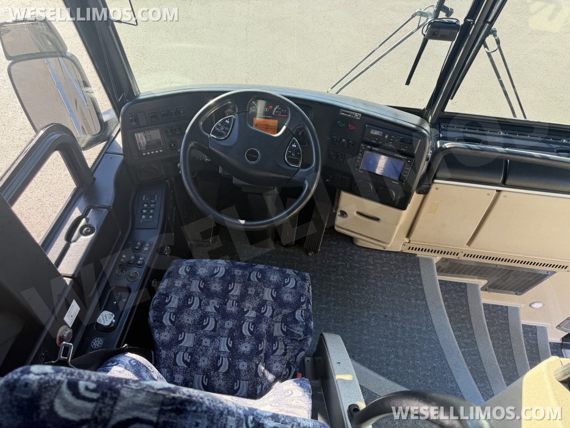 Motorcoach for Sale in Phoenix, AZ - Photo 9