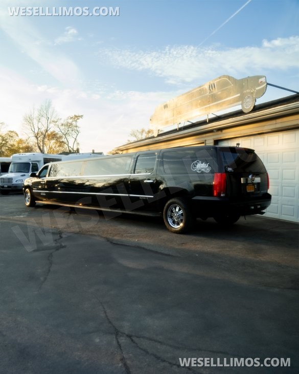 2008 Cadillac Escalade (Suburban) Limousine for Sale in Buffalo, NY - Photo 2