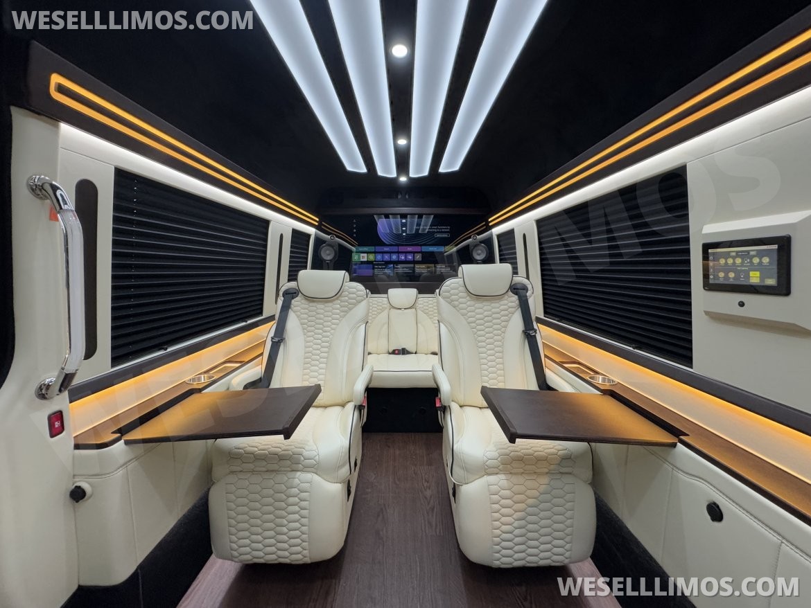Sprinter for Sale in Springfield, MO - Main Photo
