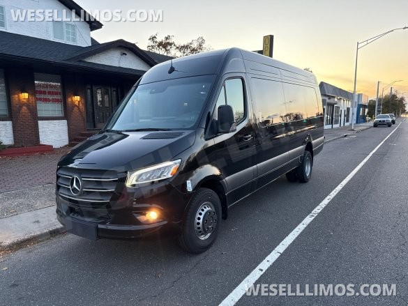 2024 Mercedes-Benz Sprinter Sprinter for Sale in Baldwin, NY - Photo 2