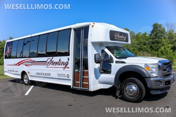 2015 Ford F550 Shuttle Bus for Sale in NEWTOWN, PA - Main Photo
