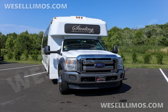 2015 Ford F550 Shuttle Bus for Sale in NEWTOWN, PA - Photo 2