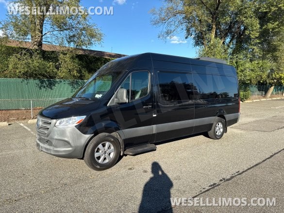 2019 Mercedes-Benz Sprinter Sprinter for Sale in Baldwin, NY - Photo 3