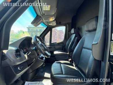 2021 B6 Armored Sprinter - Sprinter for Sale in Baldwin, NY - Photo 16