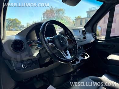 2021 B6 Armored Sprinter - Sprinter for Sale in Baldwin, NY - Photo 17