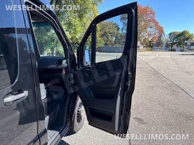 2021 B6 Armored Sprinter - Sprinter for Sale in Baldwin, NY - Photo 19