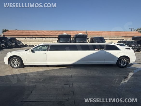2015 Chrysler 300 Limousine for Sale in Buena Park, CA - Photo 3