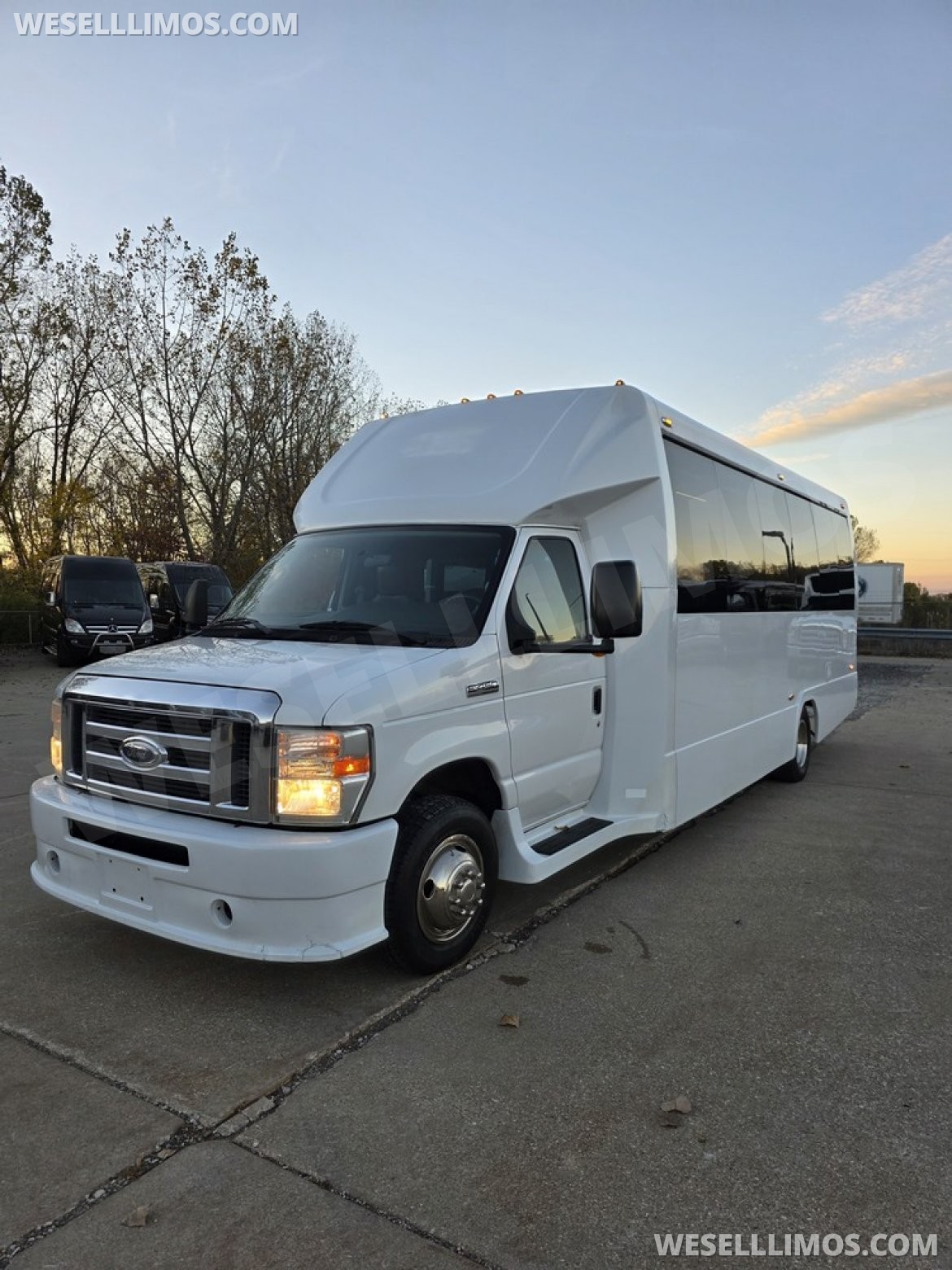 Limo Bus for Sale in Erie, PA - Photo 9