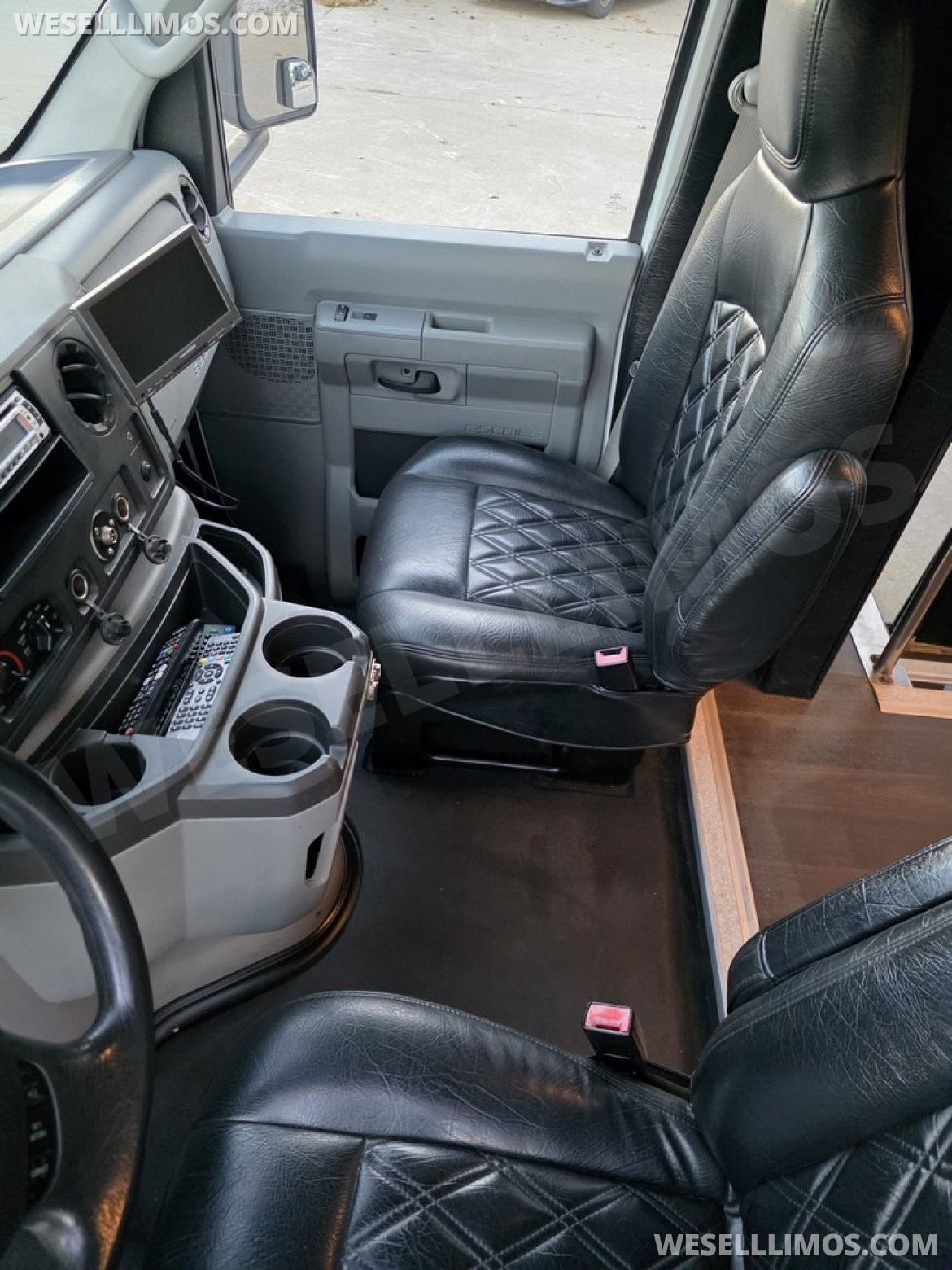 Limo Bus for Sale in Erie, PA - Photo 19
