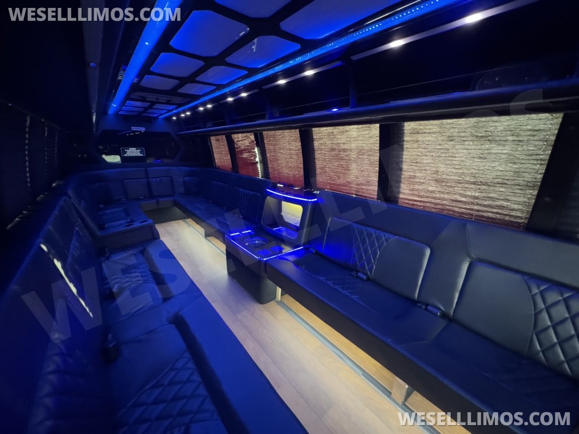 Limo Bus for Sale in Springfield, MO - Photo 9
