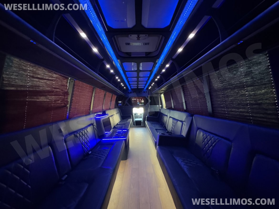 Limo Bus for Sale in Springfield, MO - Photo 11