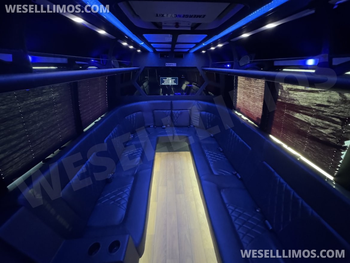 Limo Bus for Sale in Springfield, MO - Photo 12