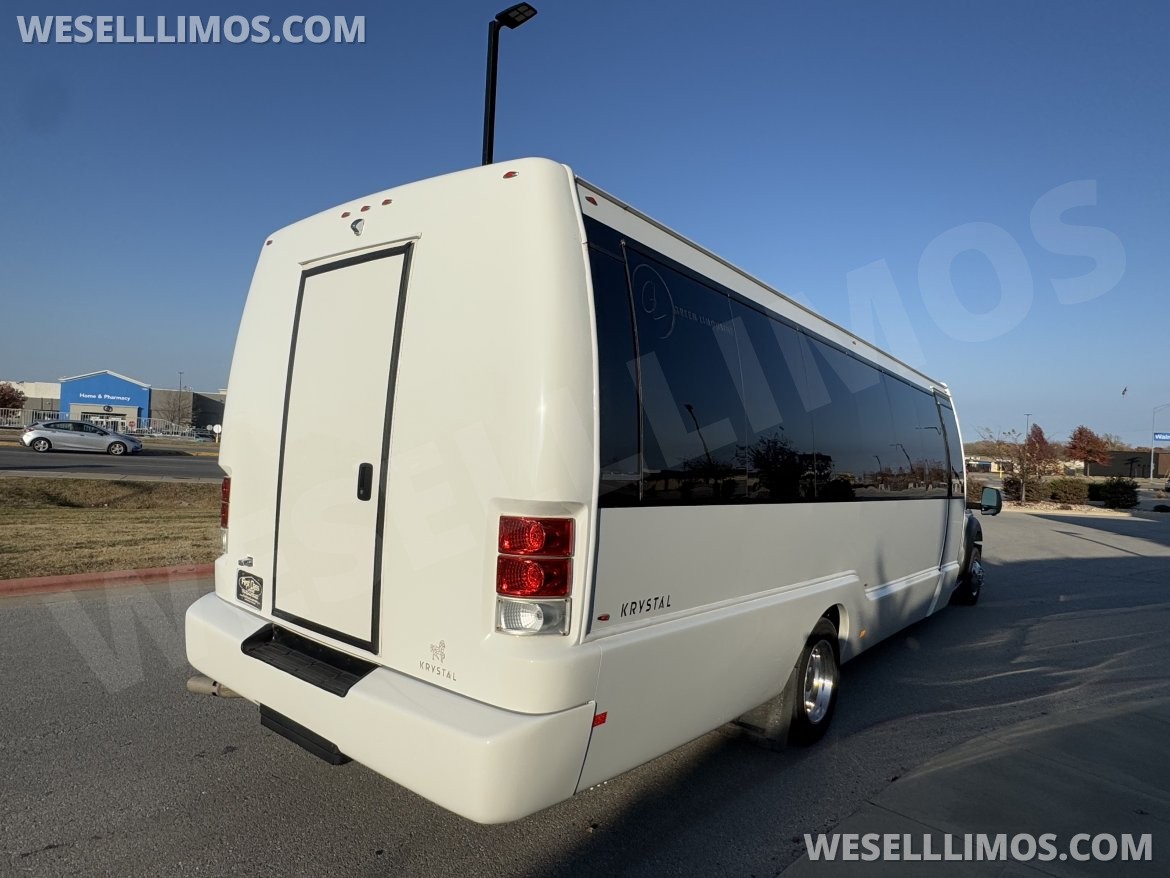 Limo Bus for Sale in Springfield, MO - Photo 13