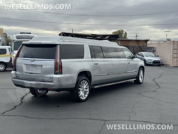 2015 GMC Yukon XL Limousine for Sale in Las Vegas, NV - Photo 2