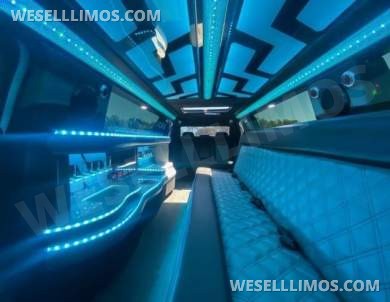 •NEW CUSTOM 5-DOOR• 2023 Moonlight Chrysler 300L White Tuxedo 12-Passenger Limousine - Limousine for Sale in San Francisco, CA - Photo 16
