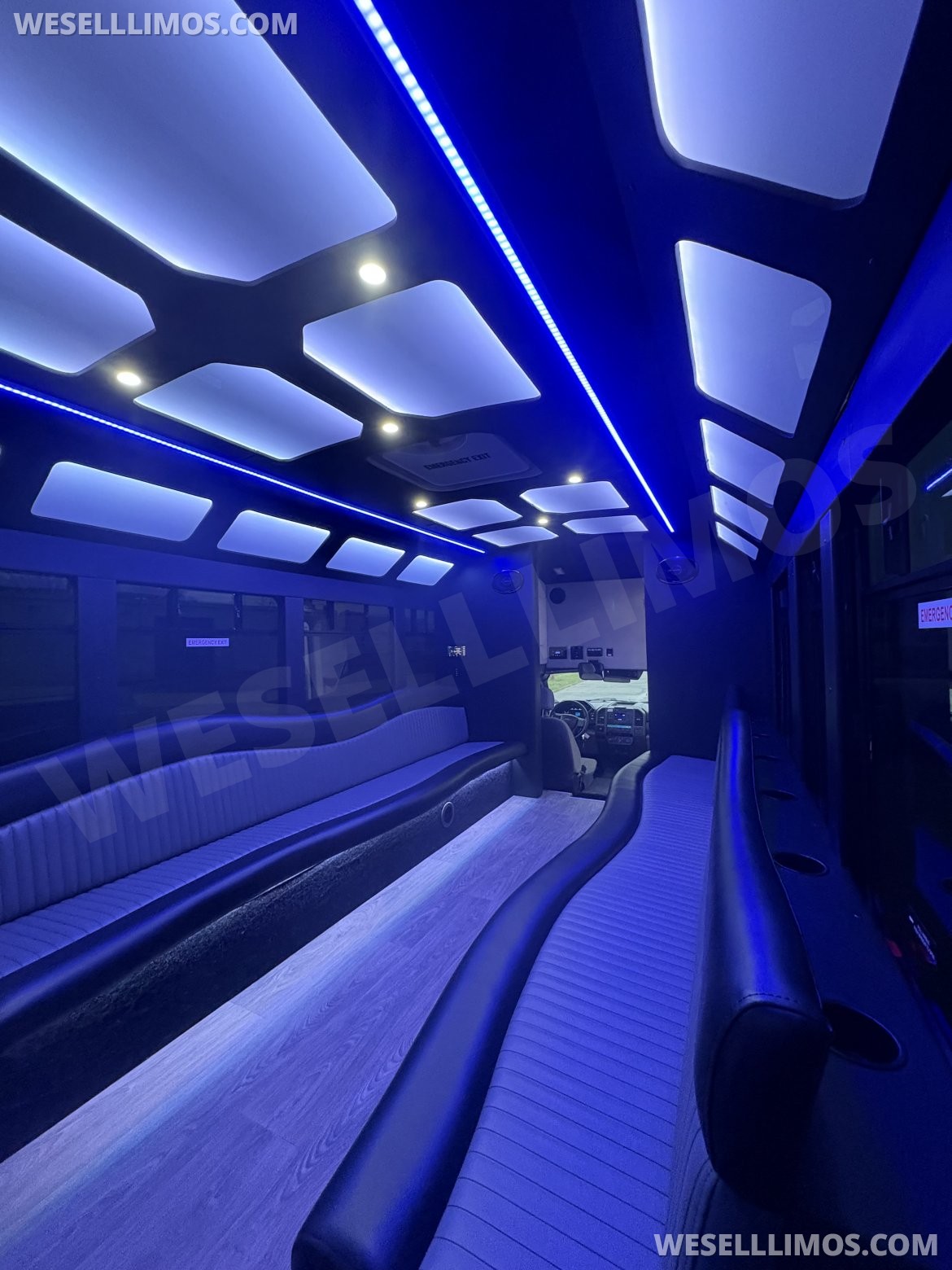 Limo Bus for Sale in Fraser, MI - Photo 6