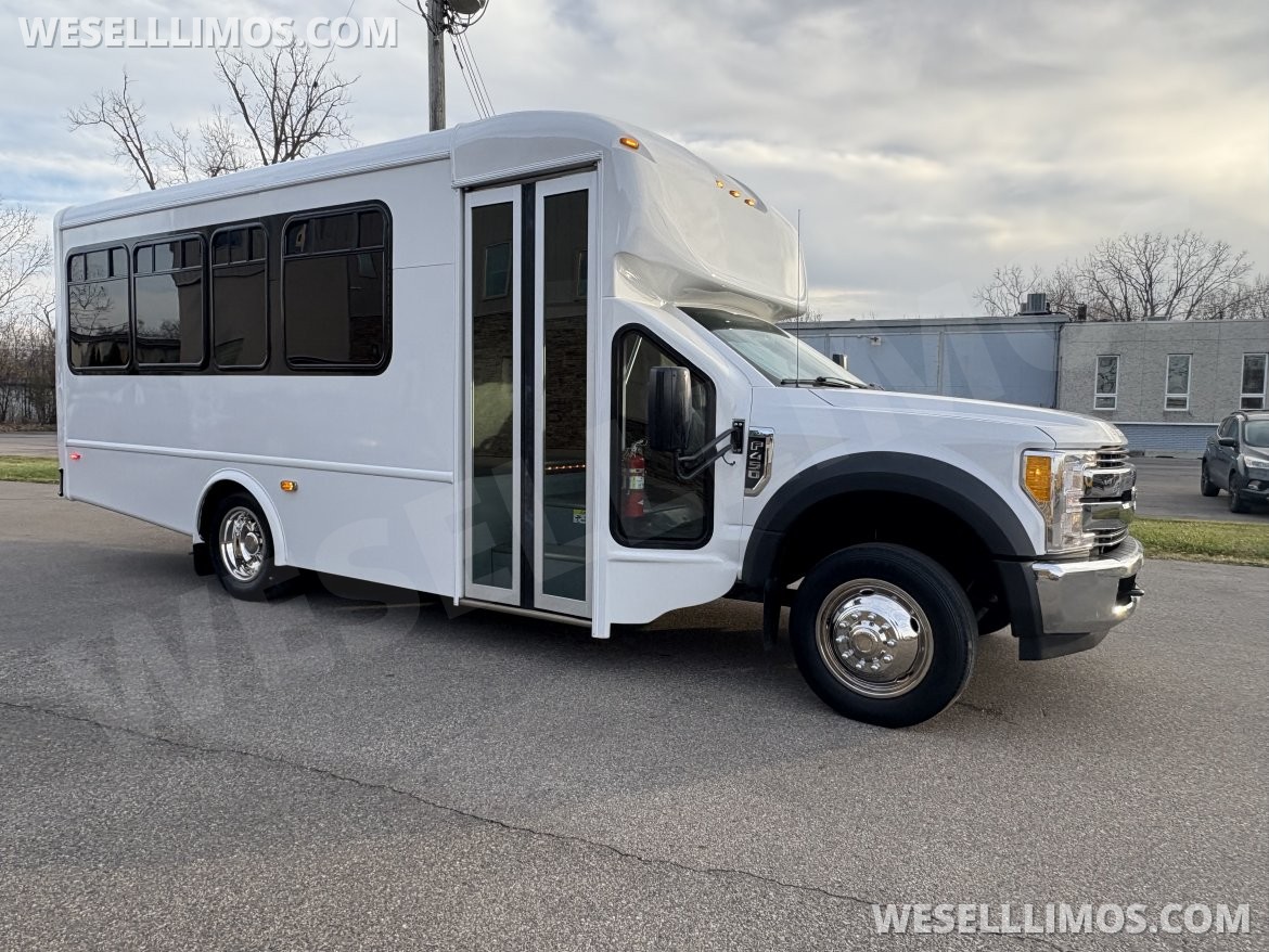 Limo Bus for Sale in Fraser, MI - Photo 15