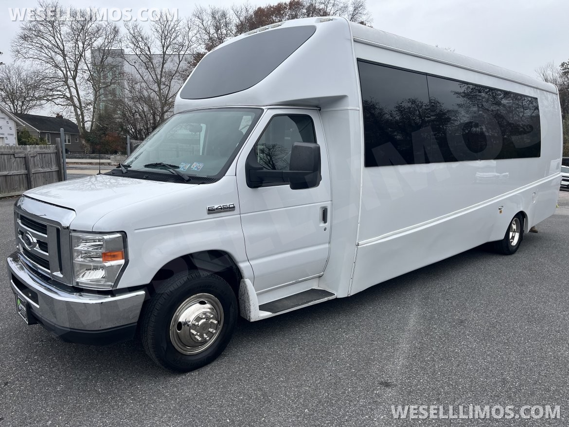 Executive Shuttle for Sale in Pasadena, MD - Photo 3