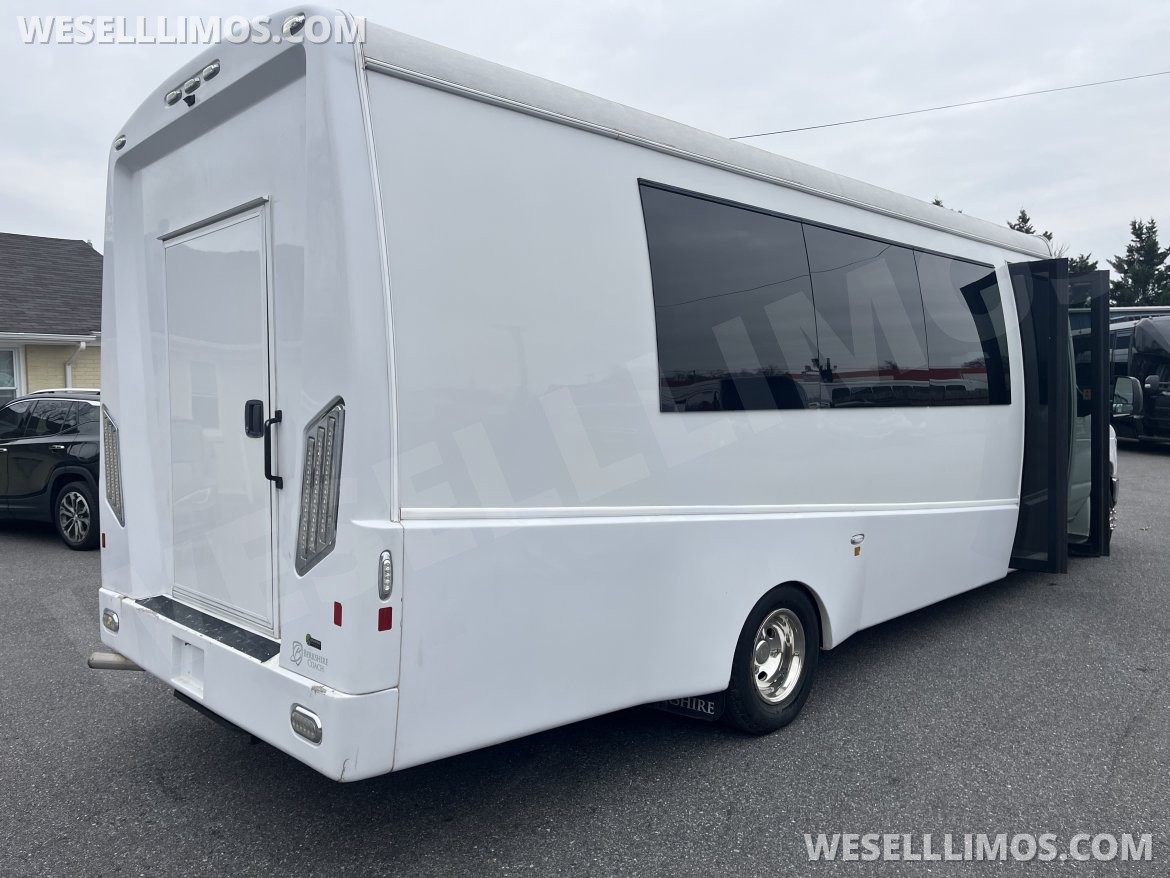 Executive Shuttle for Sale in Pasadena, MD - Photo 4