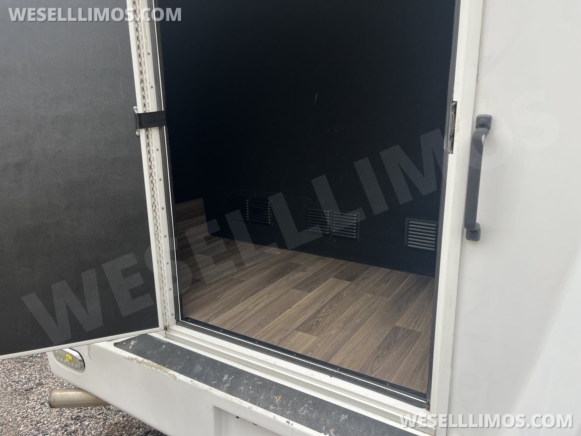 Executive Shuttle for Sale in Pasadena, MD - Photo 7