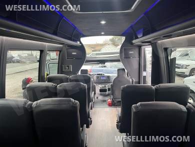2019 Berkshire  Ford E450 Executive Shuttle - Executive Shuttle for Sale in Pasadena, MD - Photo 9