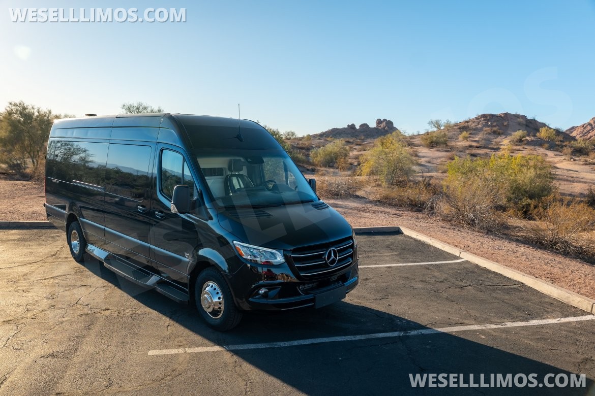 Limousine for Sale in Phoenix, AZ - Photo 2