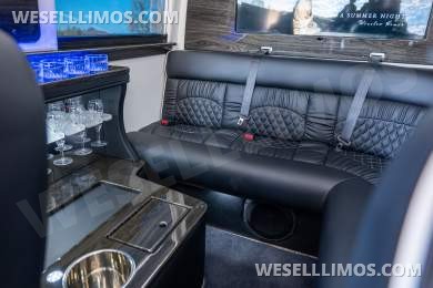 2023 Ultimate Toys Mercedes-Benz 3500XD Limousine - Limousine for Sale in Phoenix, AZ - Photo 10