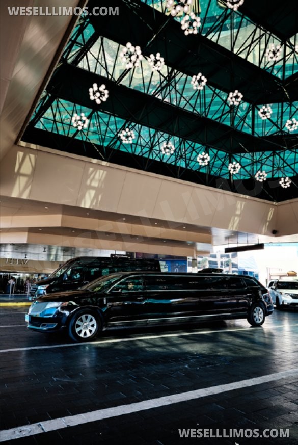 2014 Lincoln MKT Town Car Limousine for Sale in LAS VEGAS, NV - Main Photo