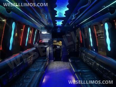 2013 Federal Coach Ford E450 Limo Bus First $35000 takes it - Limo Bus for Sale in Las Vegas, NV - Photo 9